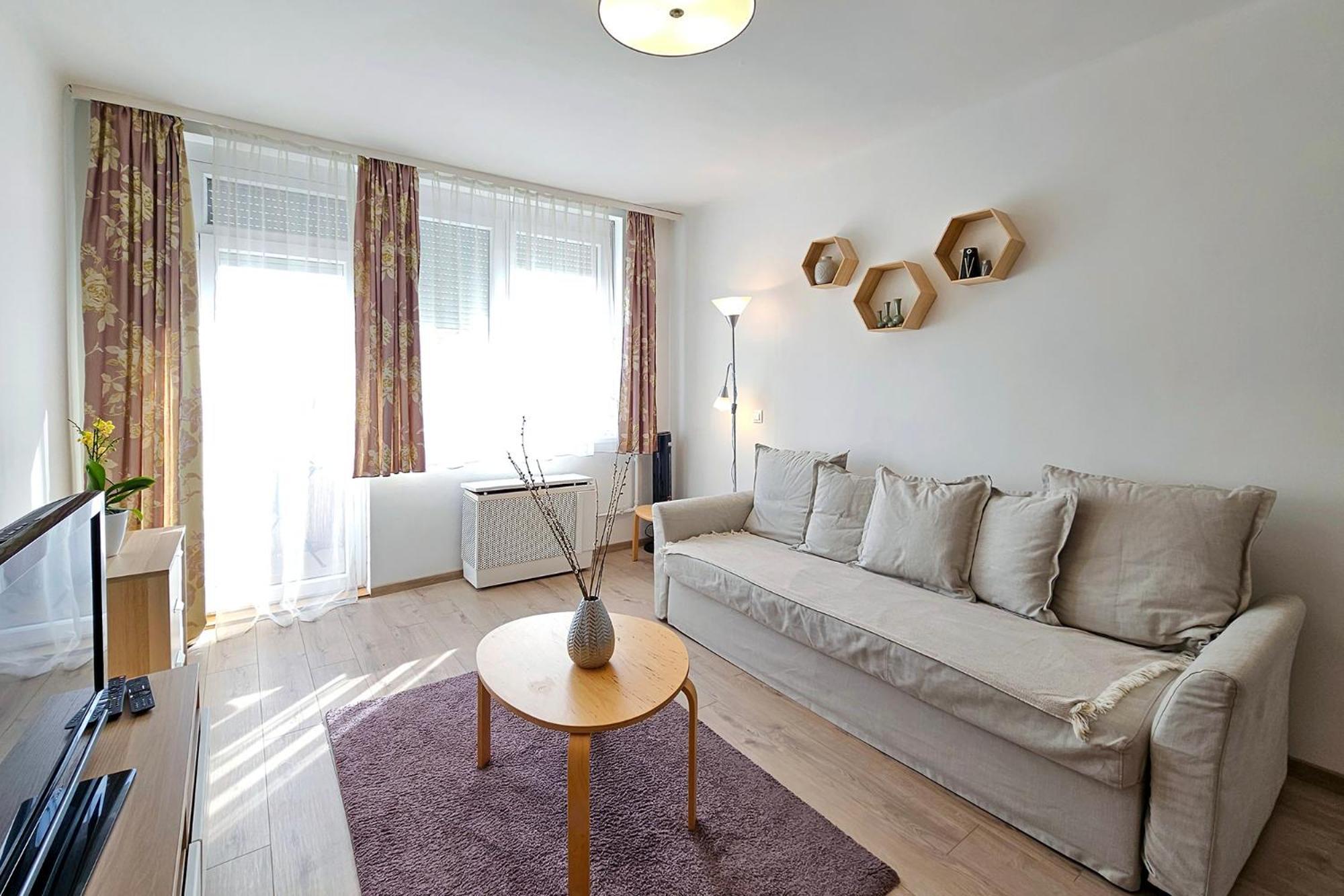 Market Apartman Sopron Buitenkant foto
