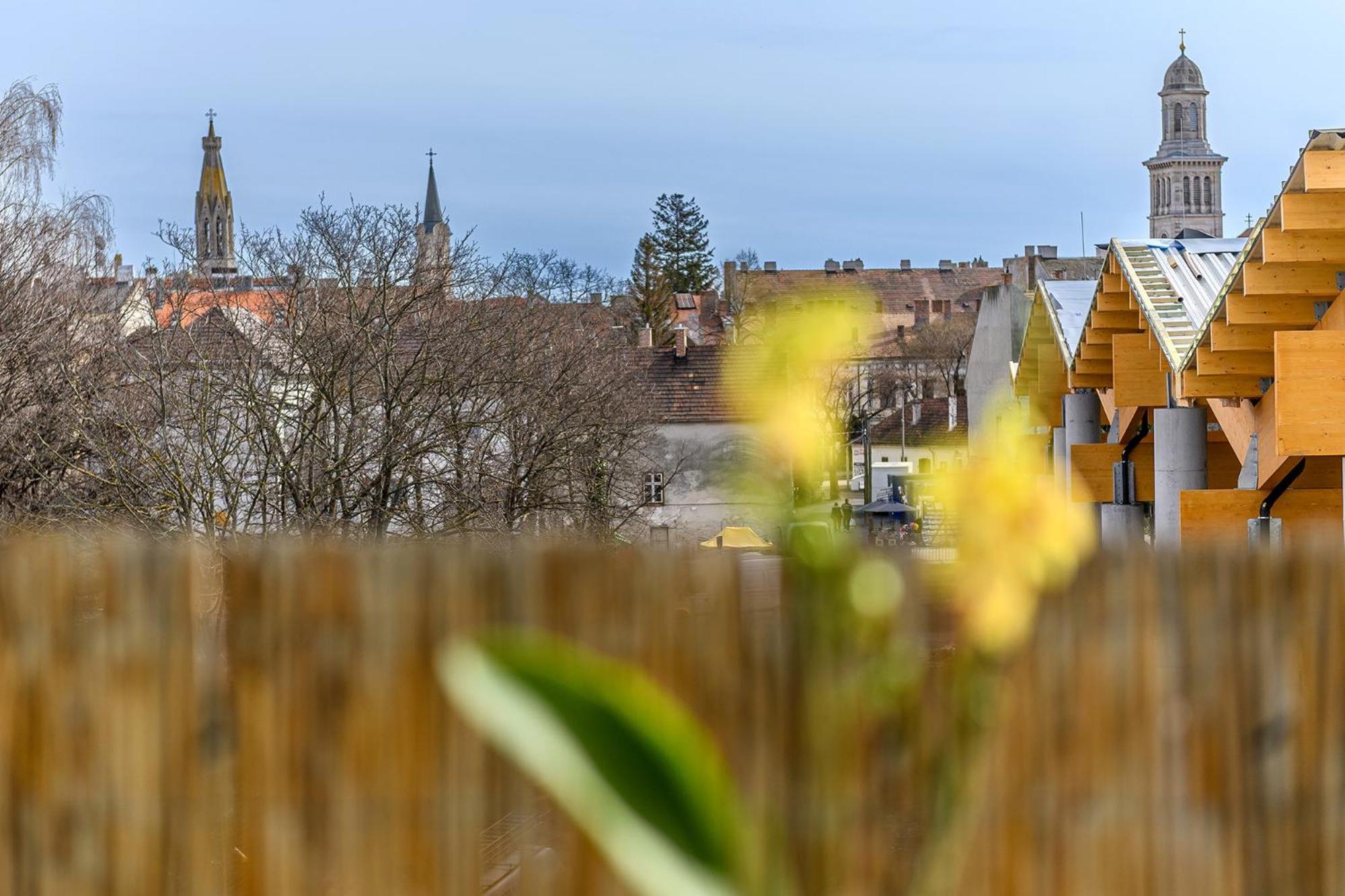 Market Apartman Sopron Buitenkant foto